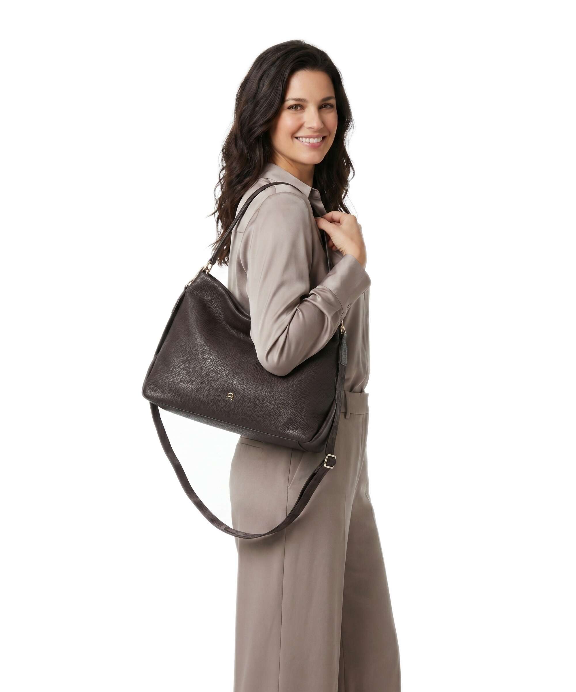 Aigner Paola M Hobo tas soil brown - Image 3