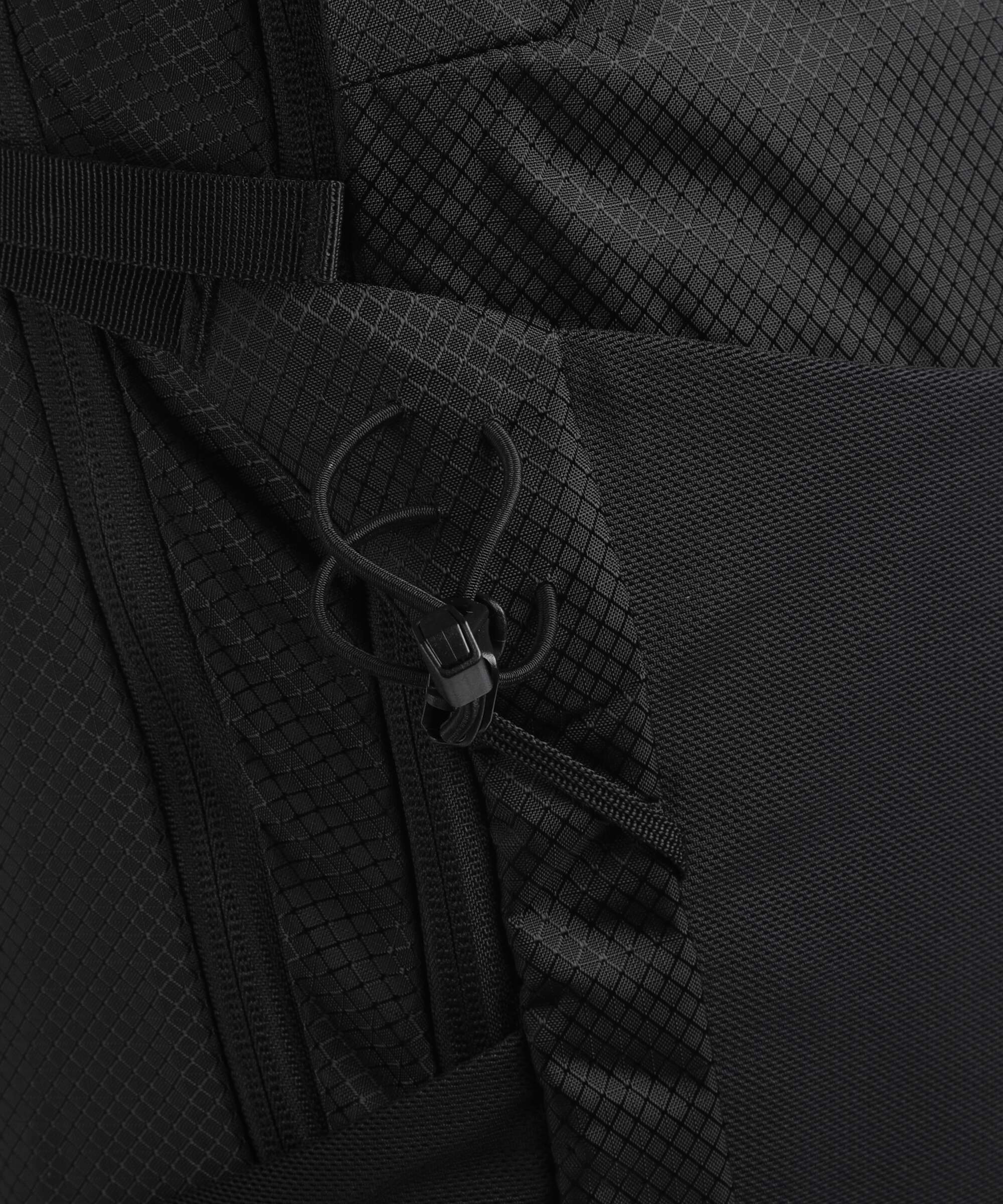 Deuter Futura 23 Wandelrugzak black - Image 4
