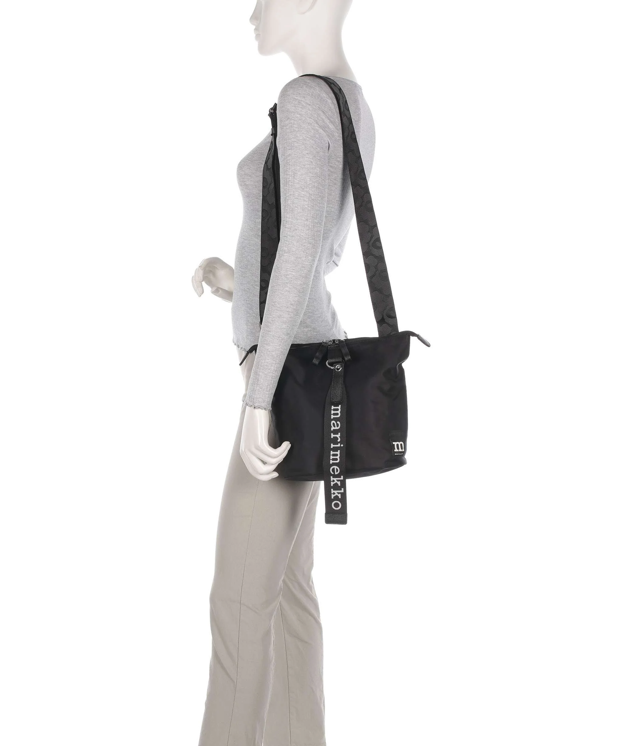 Marimekko Carry All Solid Emmertas black - Image 3