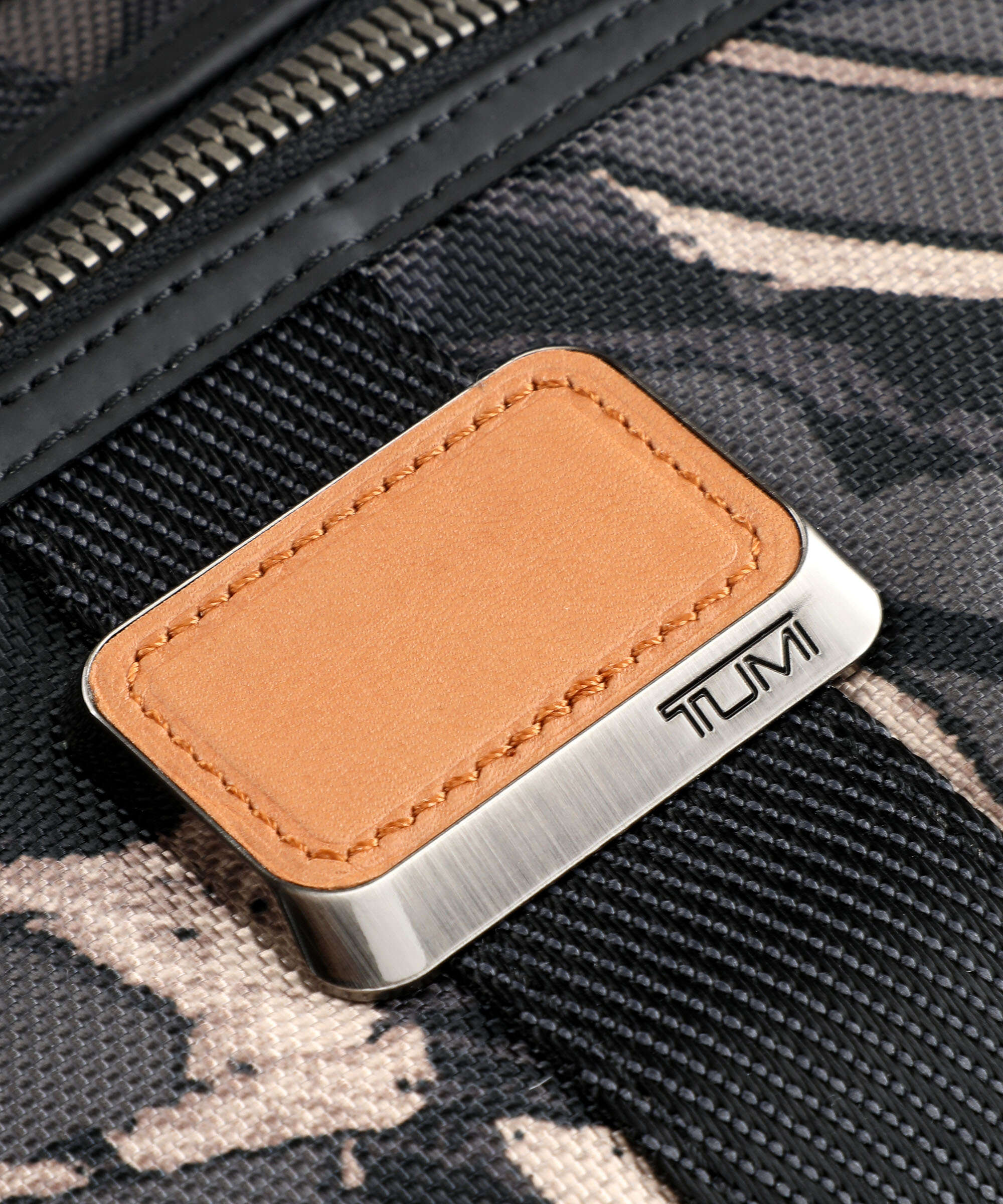 tumi Alpha Bravo Reno Toilettas veelkleurig - Image 3